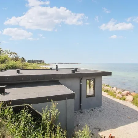 Awesome In Samso With House Sea View Holiday home Onsbjerg